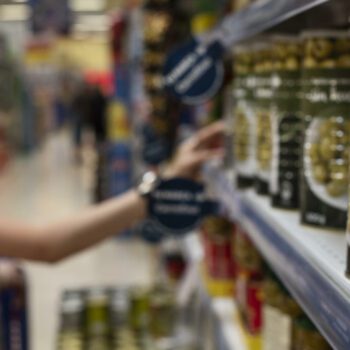 « Ils croient qu’on mange ça ?! » : cette Espagnole outrée par le rayon d’un supermarché français