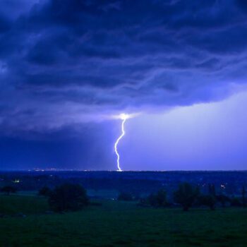 Orages violents : 28 départements en vigilance orange du Sud-Ouest à l’Est, 4 pour des risques d’inondations