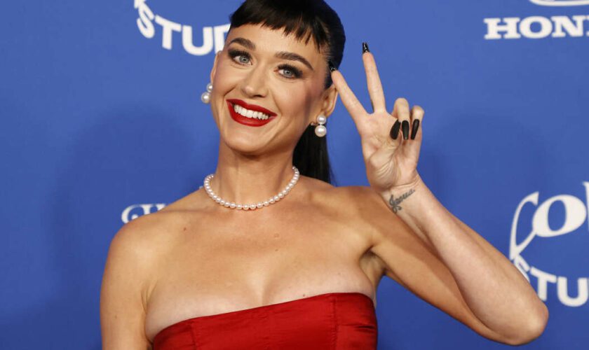 Katy Perry visée par une enquête aux Baléares après avoir dansé sur des dunes