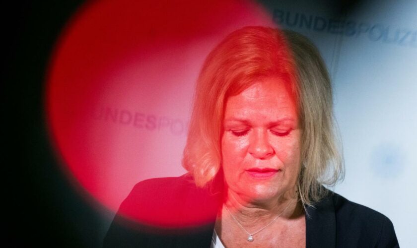 Rechtsextreme Zeitschrift: Nancy Faeser verteidigt "Compact"-Verbot