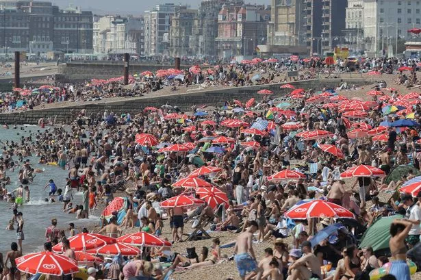 UK weather: Exact date 40C Turkish heat bomb set to blast Britain as maps turn red