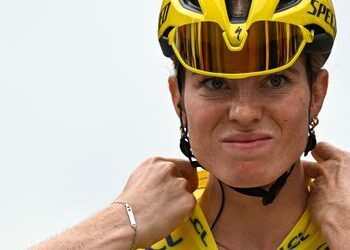 Tour de France Femmes: Demi Vollering verliert nach Sturz Gelbes Trikot – weil ihr Team nicht wartet