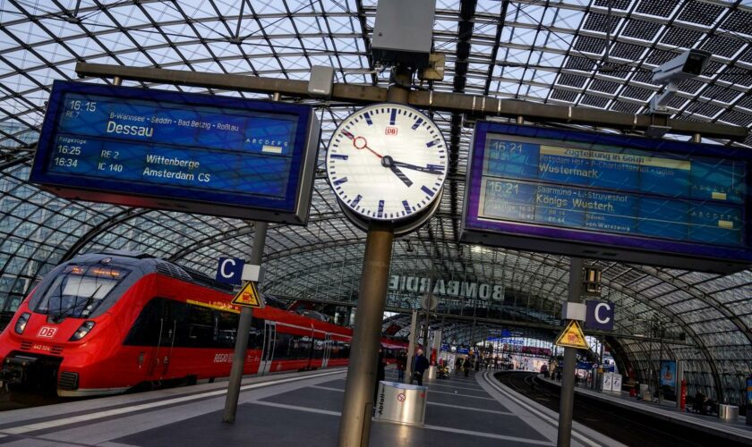 Bahnverkehr: Pünktlichkeit bei der Deutschen Bahn im Juli leicht verbessert