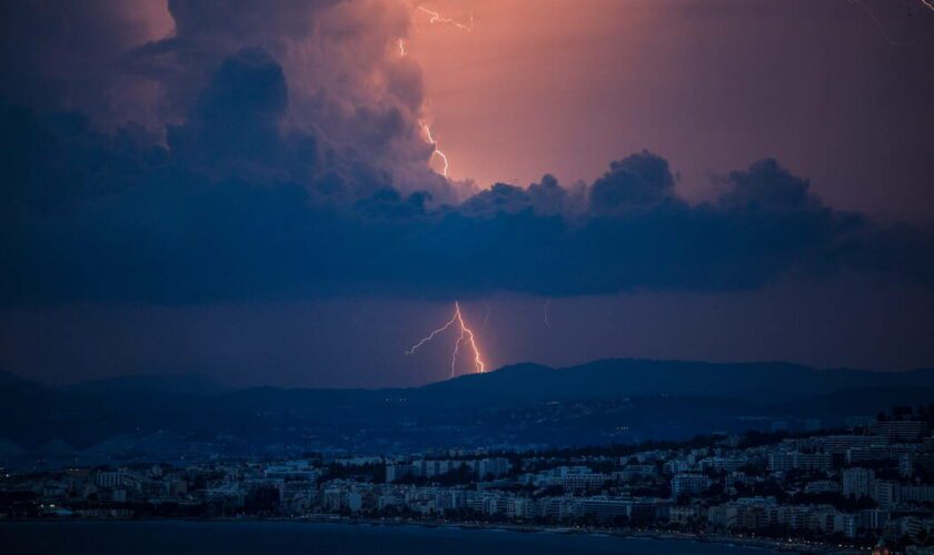 Météo-France place 19 départements en alerte orange aux orages à partir de samedi après-midi