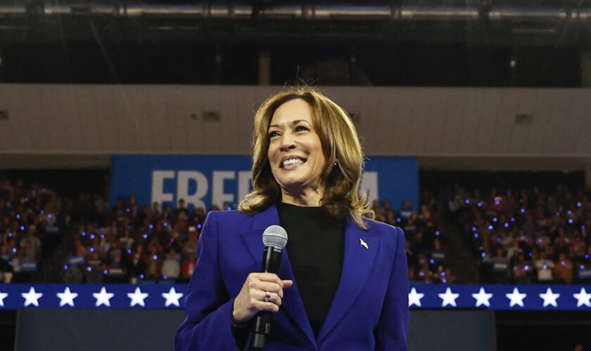 La stratégie perdante d'Hillary Clinton que Kamala Harris tâche de ne pas reproduire