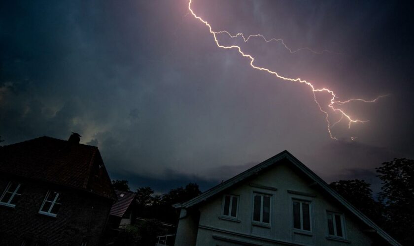 Unwetter: Wetterdienst warnt vor heftigen Gewittern mit Hagel