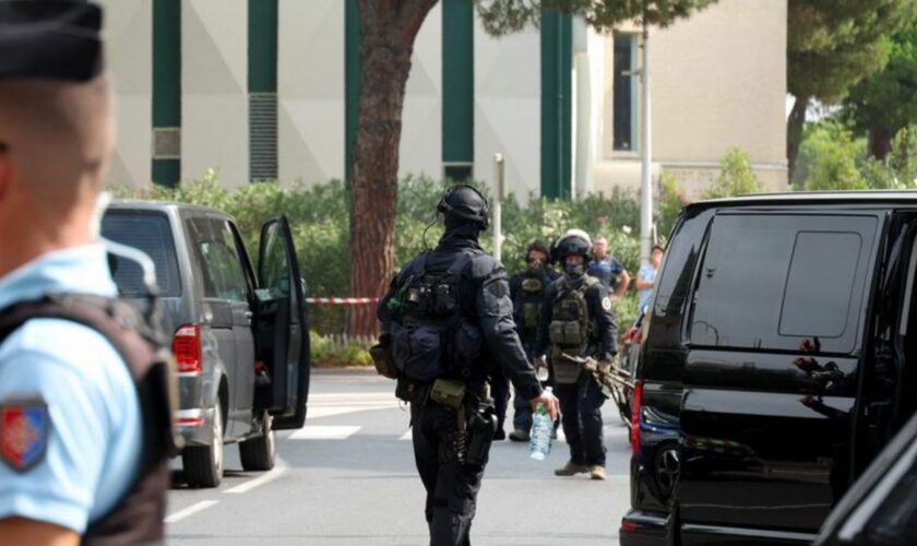 Nach der Explosion vor einer Synagoge in Südfrankreich laufen Terrorermittlungen. Foto: Pascal Guyot/AFP/dpa