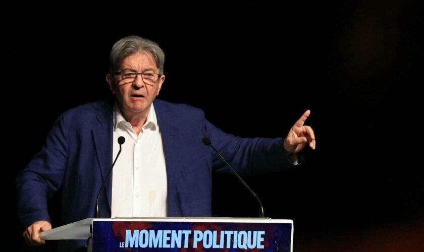 Le seul en scène de Mélenchon aux universités d’été des insoumis : « Si Lucie Castets n’est pas nommée, il y aura une destitution »