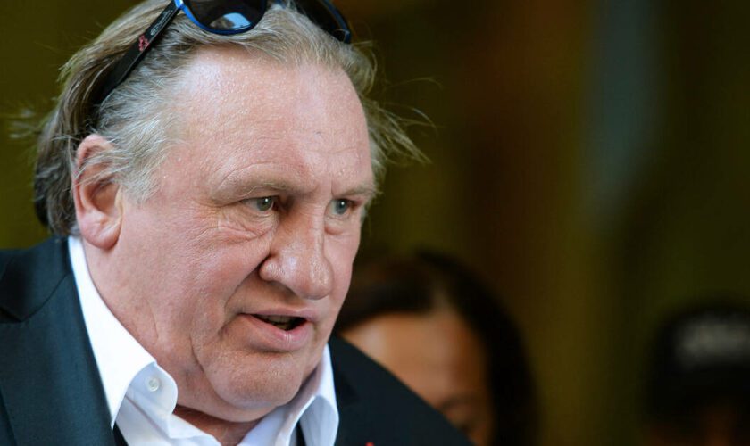 Affaire Gérard Depardieu : le parquet requiert un procès pour viols et agressions sexuelles après la plainte de Charlotte Arnould