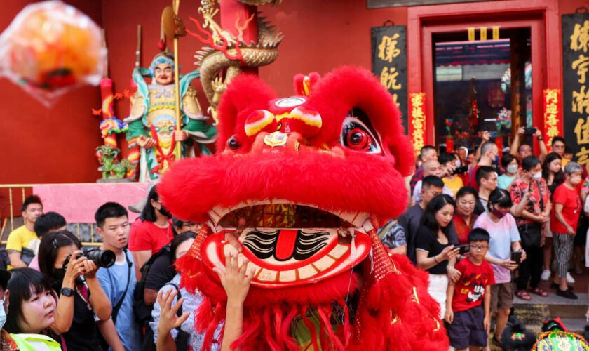 La danse du lion, symbole du rapprochement entre Pékin et Kuala Lumpur