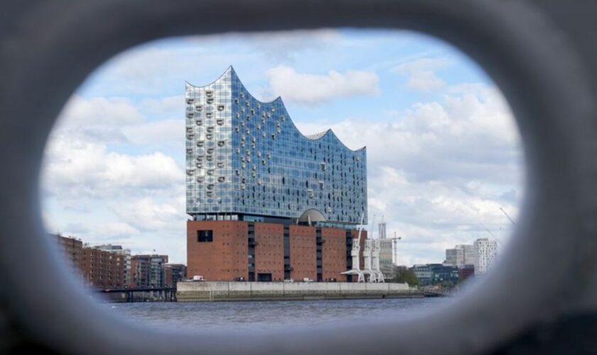 Ein Feueralarm hat in der Elbphilharmonie zum Abbruch eines Konzertes geführt. (Archivbild) Foto: Marcus Brandt/dpa