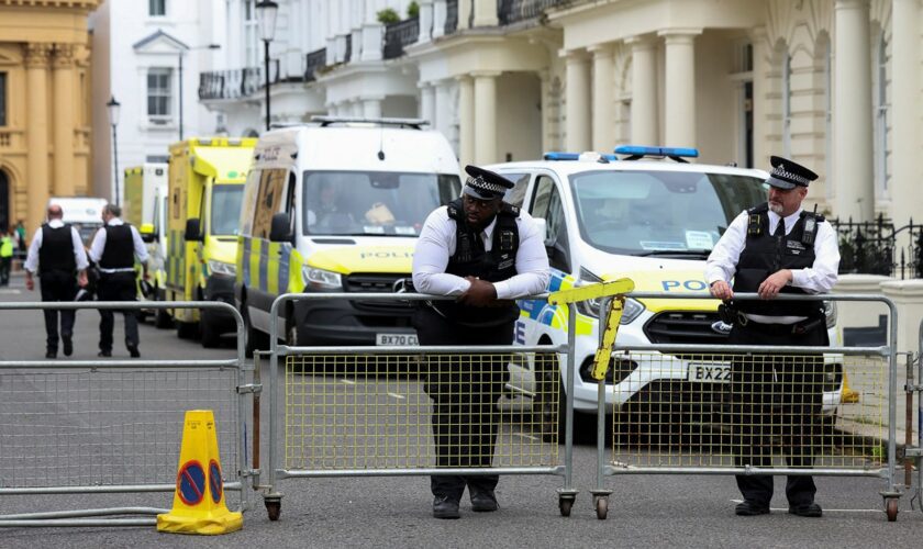 UK Notting Hill Carnival chaos leaves 3 people stabbed, 90 arrested, 15 police officers assaulted