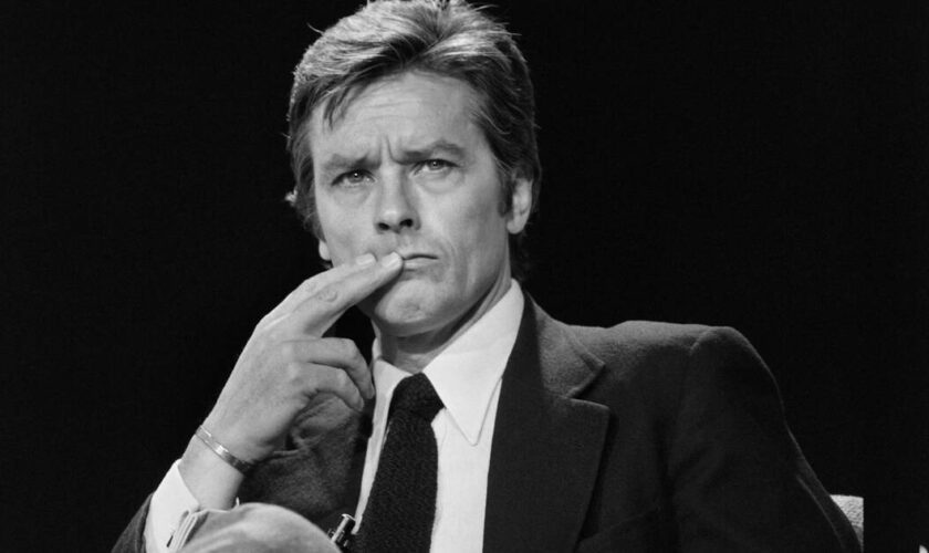 Mort d’Alain Delon : «Icône éternelle», «étoile populaire», «nouvel adieu au XXè siècle»... Pluie d’hommages pour l’acteur