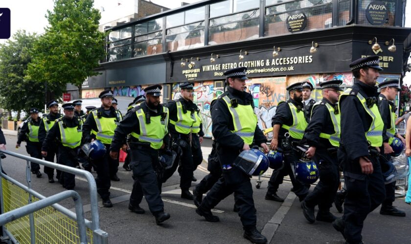 Notting Hill: Verletzte bei Karnevalsfest in London verletzt