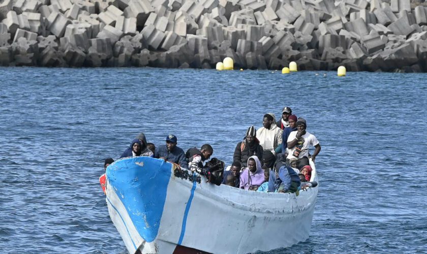 Pedro Sánchez en tournée en Afrique pour “contenir” l’immigration clandestine à destination de l’Espagne