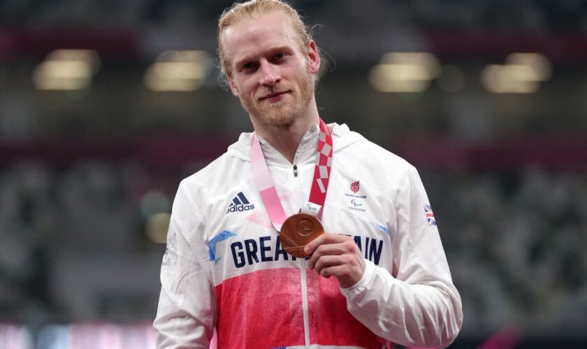 Jonnie Peacock piles pressure on his rivals as he targets a third Paralympic title