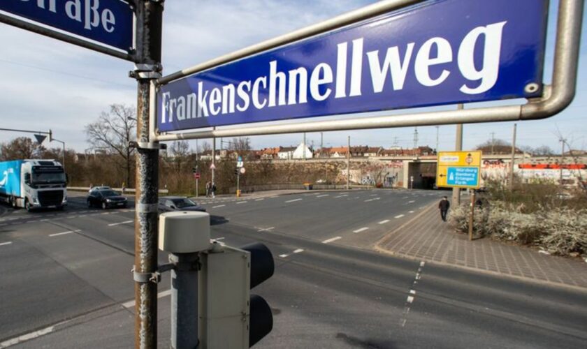 Um den geplanten Ausbau des Frankenschnellwegs in Nürnberg wird bereits seit Jahren gestritten. (Archivbild) Foto: Daniel Karman