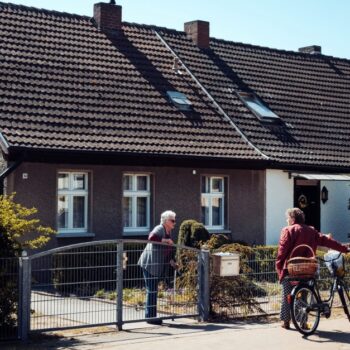 Unter Nachbarn gibt es oft Streit, der vor Gericht landet