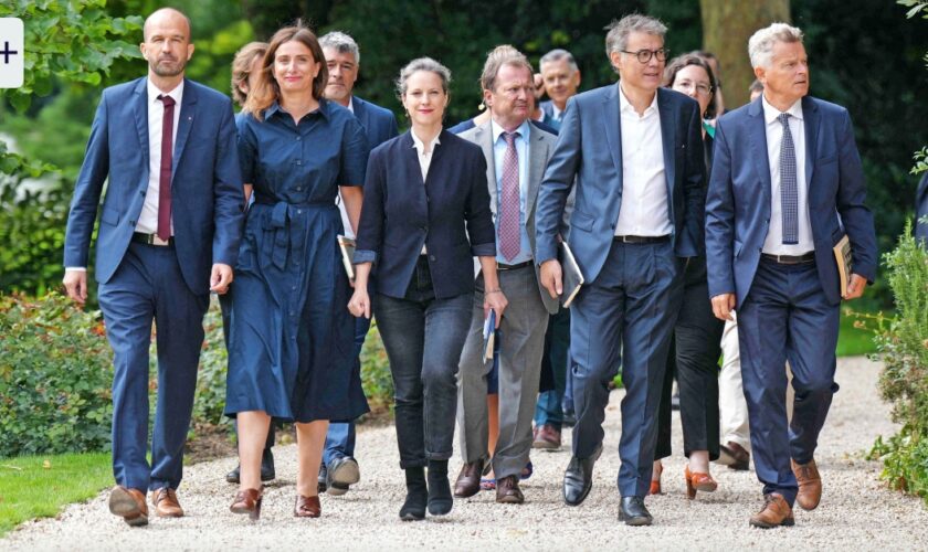 Sondierungen in Frankreich: Die Wahlsieger rufen zum Protest auf