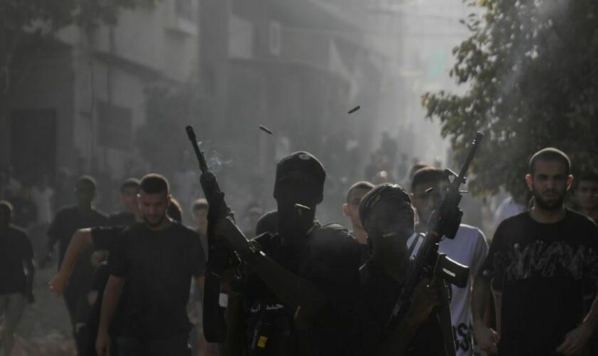 Bewaffnete Palästinenser in Tulkarem. (Archivbild) Foto: Majdi Mohammed/AP/dpa