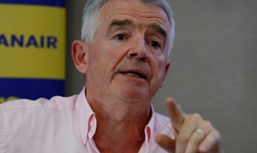 Ryanair-Chef O'Leary fordert ein Getränkelimit für Passagiere vor dem Flug. (Archivbild) Foto: Cecilia Fabiano/LaPresse via ZUMA