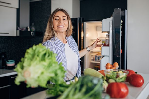 Woman's simple 10 minute trick to stop lettuce going mouldy in the fridge