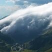 Naturschauspiel: Die Grenzen zwischen Himmel und Erde verschwimmen in den Alpen