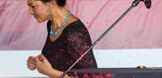 Sahra Wagenknecht: Farbattacke beim Wahlkampf in Erfurt