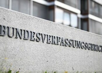 Oberverwaltungsgerichts Nordrhein-Westfalen: Männlicher Bewerber benachteiligt? Bundesverfassungsgericht greift ein