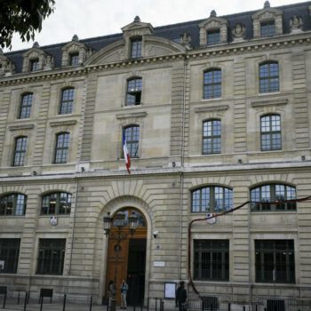 Paris : trois policiers interpellés après avoir tiré hors service depuis un balcon «dans un contexte d’alcoolisation»