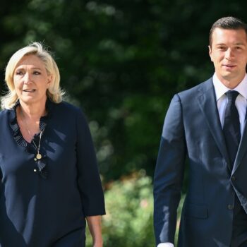 Marine Le Pen et Jordan Bardella, du Rassemblement national, arrive pour une rencontre avec le président Emmanuel Macron à l'Elysée, le 26 août 2024 à Paris