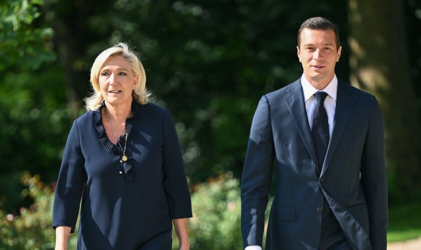 Marine Le Pen et Jordan Bardella, du Rassemblement national, arrive pour une rencontre avec le président Emmanuel Macron à l'Elysée, le 26 août 2024 à Paris