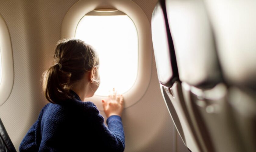 Two passengers lock a child in airplane bathroom on flight