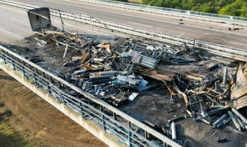 Die A38 bleibt weiterhin voll gesperrt. Foto: EHL Media/dpa