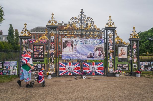 Huge tributes to Princess Diana laid outside palace on 27th anniversary of her death