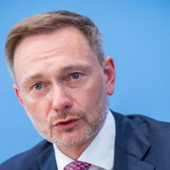 FDP rutscht im Bund unter die Fünf-Prozent-Hürde