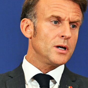 Choix du Premier ministre : les insoumis appellent les parlementaires à destituer Macron pour «défendre la démocratie»