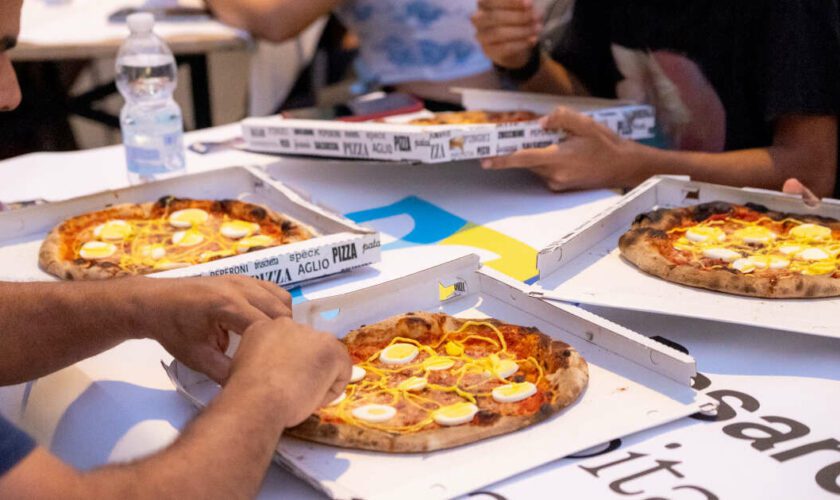 La pizza Rossini aux œufs-mayo : adorée à Pesaro, honnie dans le reste de l’Italie