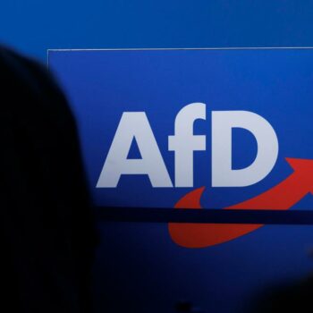 AfD-Landesparteitag in Sachsen-Anhalt – Compact-Chef Elsässer erwartet – Alle Entwicklungen