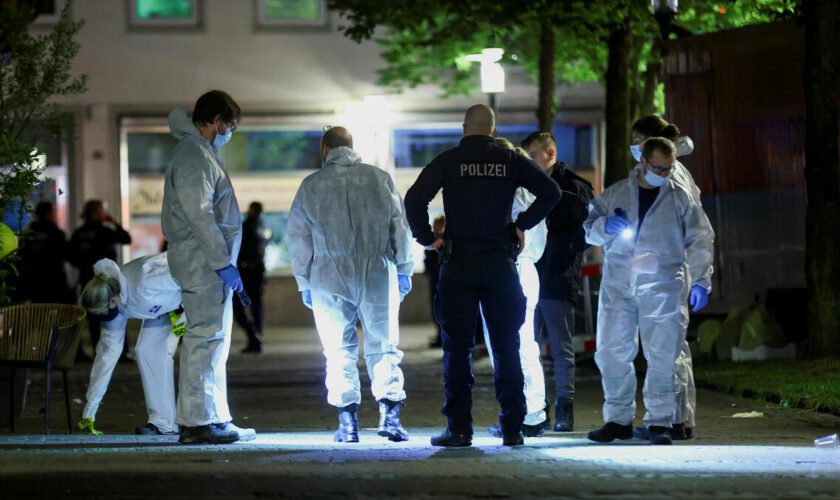 Allemagne : ce que l’on sait de l’attaque au couteau revendiquée par l’État islamique qui a fait trois morts