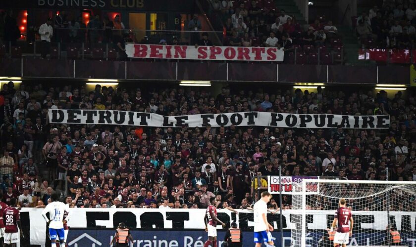 « Ce n’est pas acceptable » : Oudéa-Castéra dénonce la violence des supporters de Ligue 2 envers beIN Sports