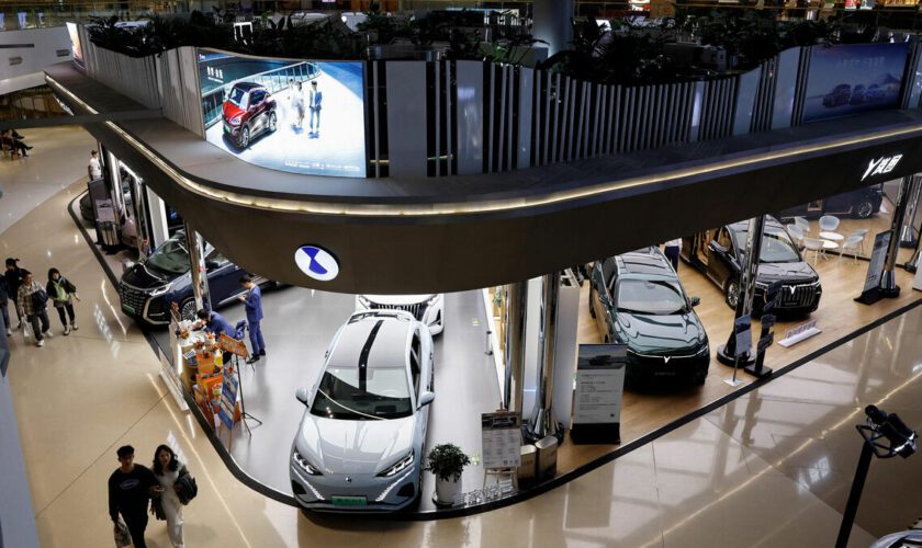 Chine : la moitié des voitures vendues en juillet étaient hybrides ou électriques, une première sur ce marché