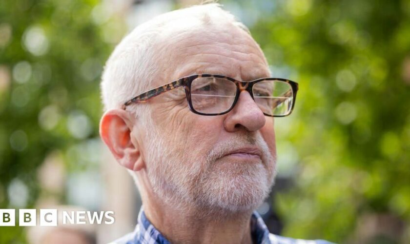 Corbyn in talks to form new independent MPs group