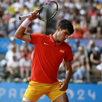 Djokovic desquicia a Alcaraz y le arrebata el oro en la mejor final olímpica de la historia