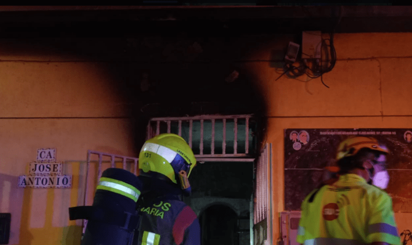 Dos personas resultan heridas en un incendio de madrugada en  una vivienda en Gran Canaria