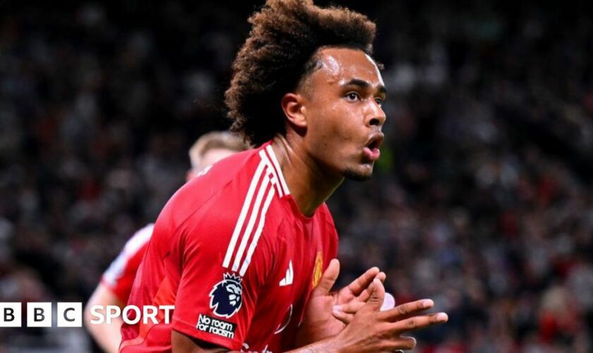 Joshua Zirkzee scored the winner on his Manchester United debut