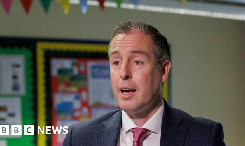 Education Minister responds to Muslim mothers' concern