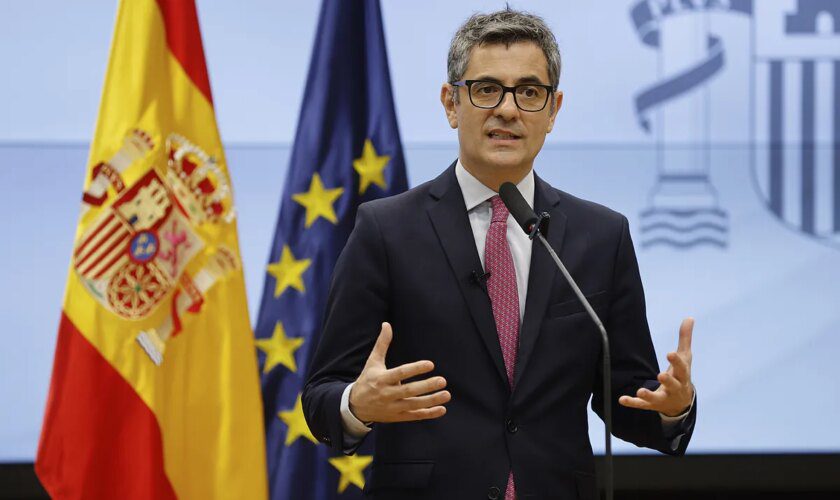 El Gobierno celebra su "política con mayúsculas": "Catalunya guanya, Espanya guanya"