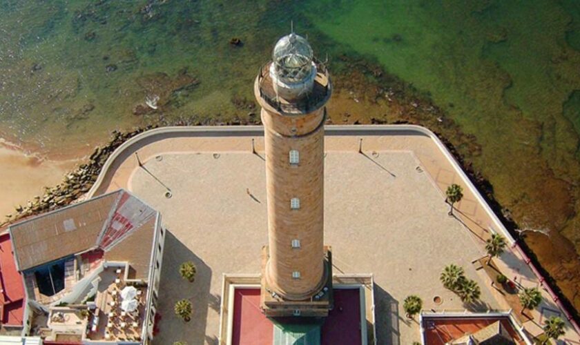 El faro más grande de España está en Cádiz y se puede visitar por solo 5 euros