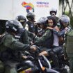 El generalato de Venezuela ratifica su lealtad a Maduro e intenta disipar el 'efecto Bangladesh'